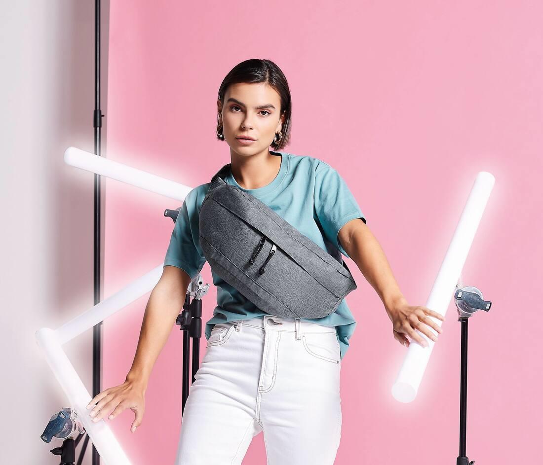 BAG BASE OVERSIZED ACROSS BODY BAG bedrukken met eigen logo