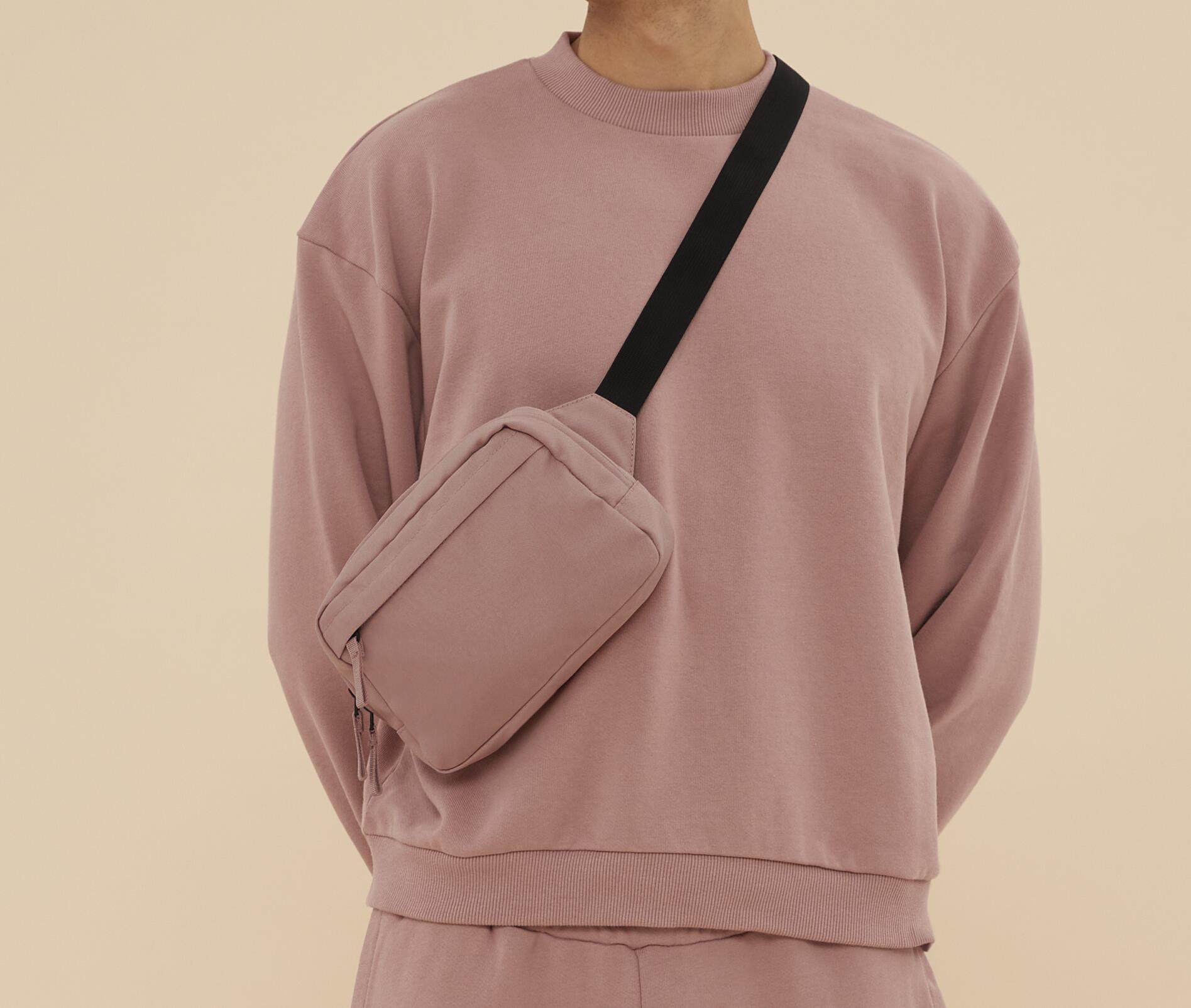 BAG BASE PREMIUM RECYCLED CROSS BODY BAG bedrukken met eigen logo
