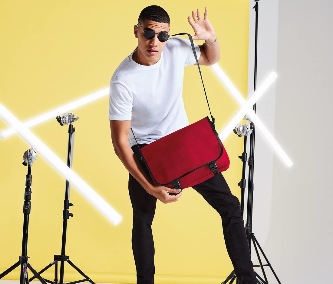 BAG BASE MESSENGER BAG bedrukken met eigen logo