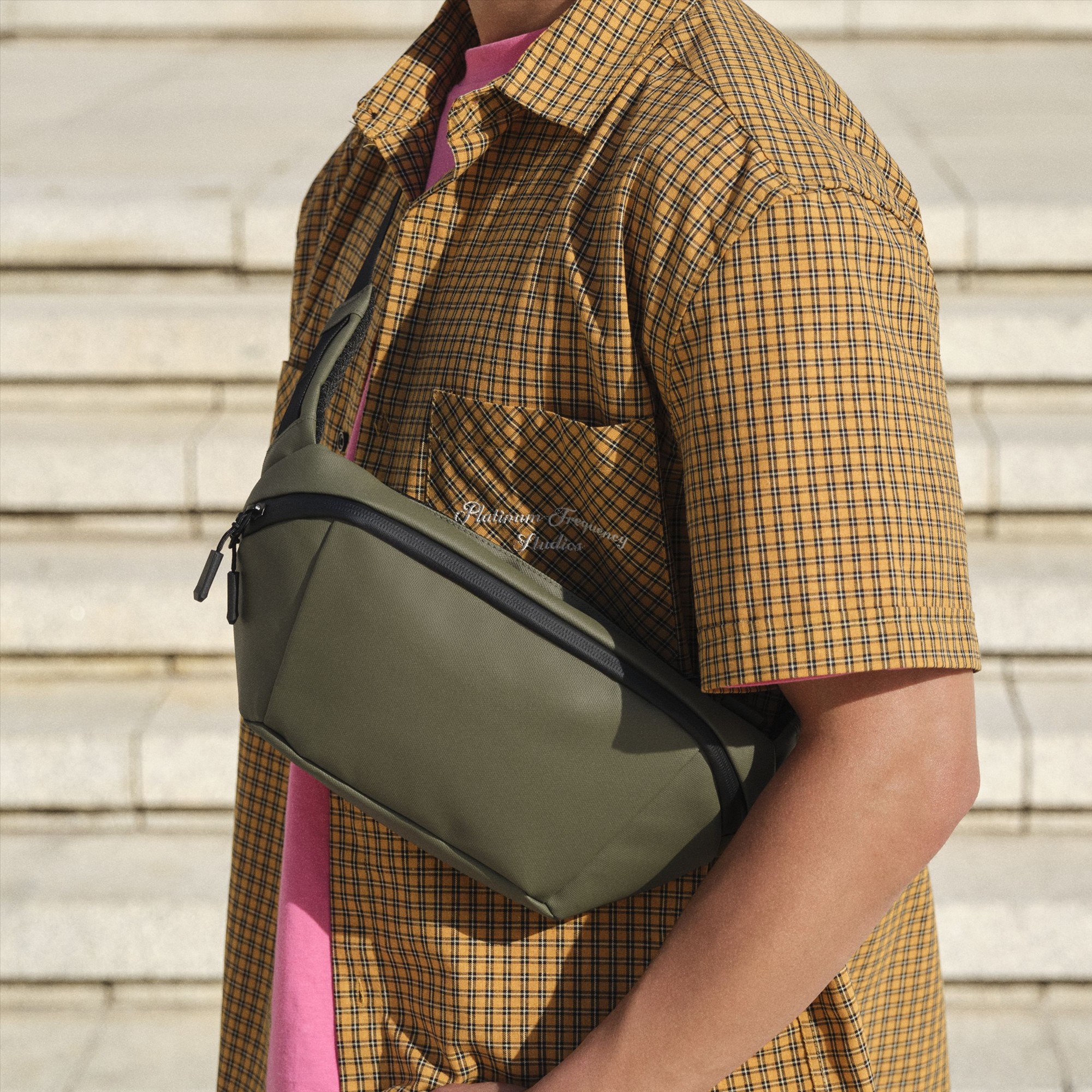 BAG BASE EVERYDAY CARRY 5 LITRE CROSS BODY bedrukken met eigen logo