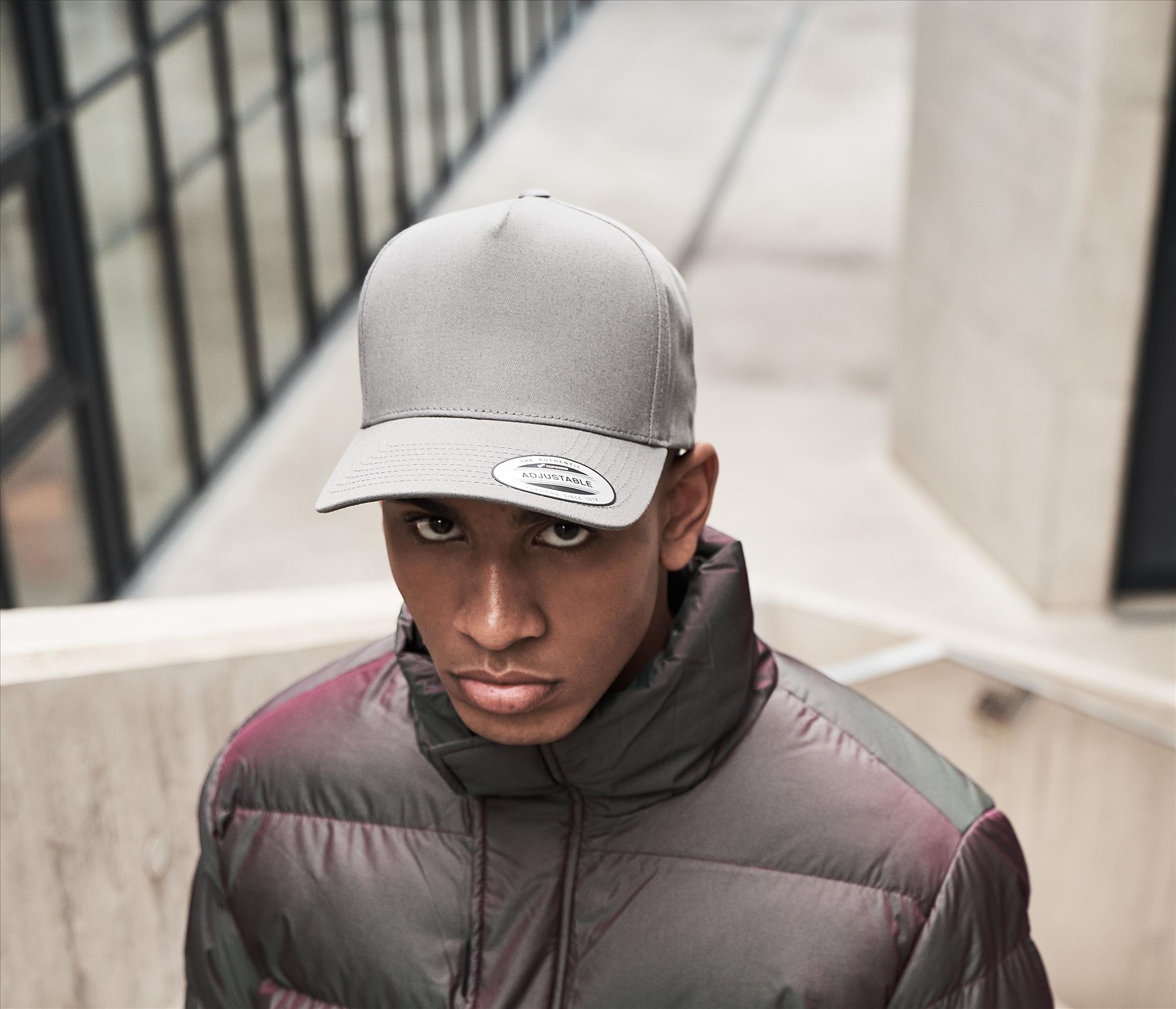 FLEXFIT 5-PANEL CURVED CLASSIC SNAPBACK bedrukken met eigen logo