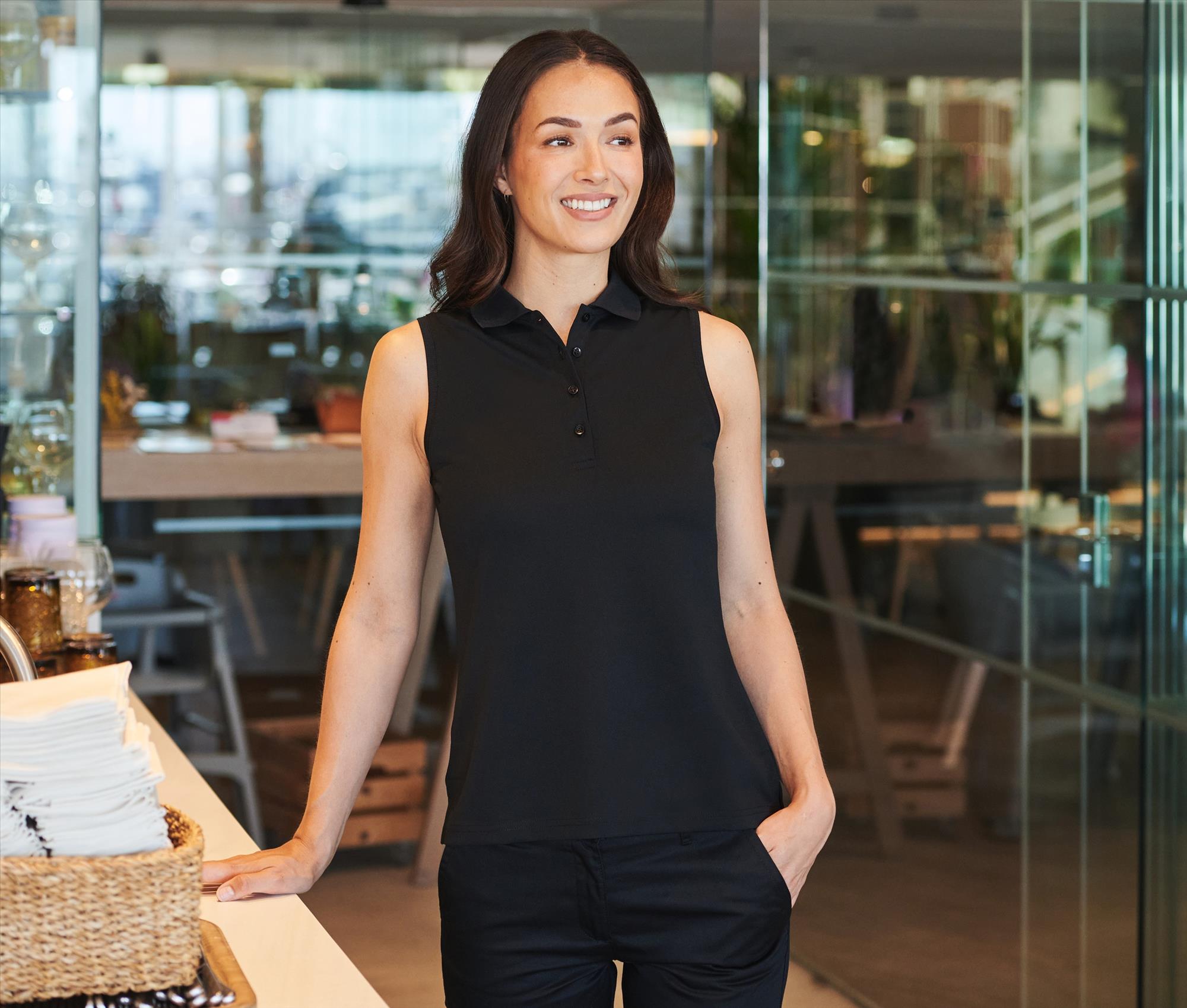 HENBURY LADIES' SLEEVELESS COOLPLUS® POLO SHIRT bedrukken met eigen logo
