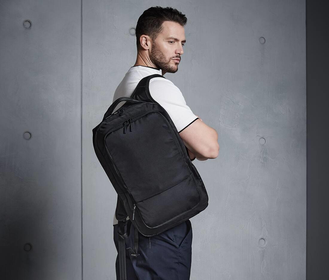 QUADRA PITCH BLACK 24 HOUR BACKPACK bedrukken met eigen logo