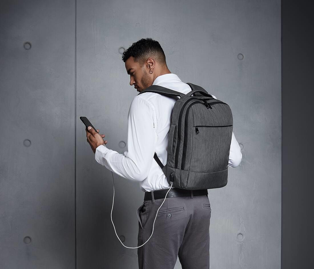 QUADRA Q-TECH CHARGE CONVERTIBLE BACKPACK bedrukken met eigen logo